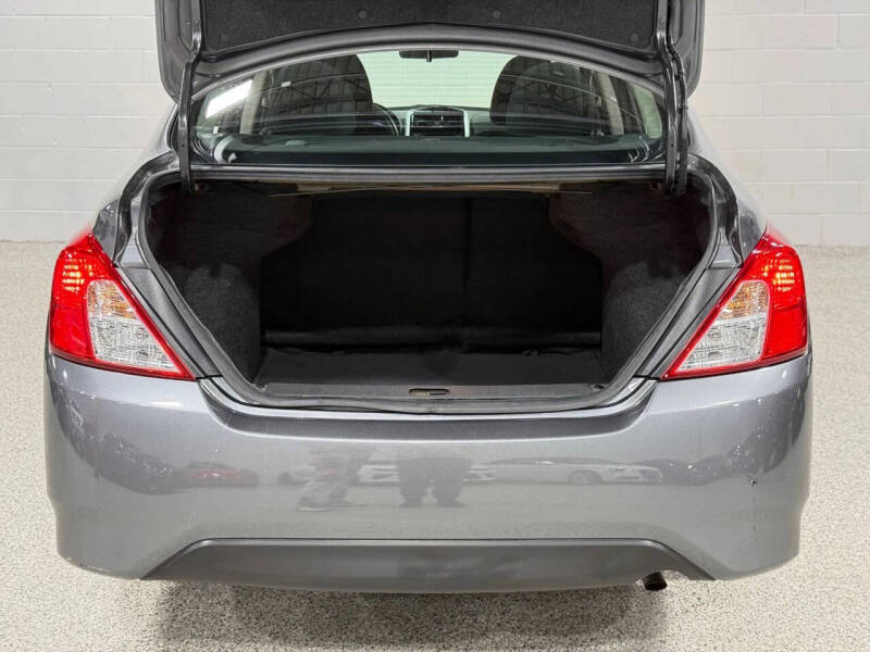 2019 Nissan Versa SV