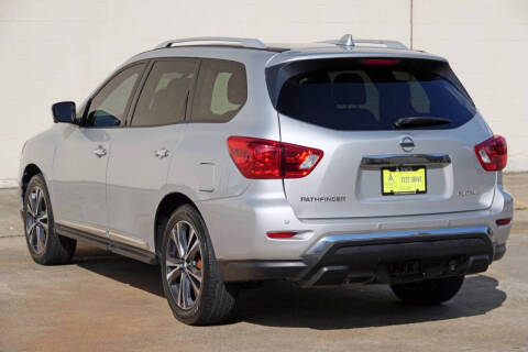 2020 Nissan Pathfinder Platinum