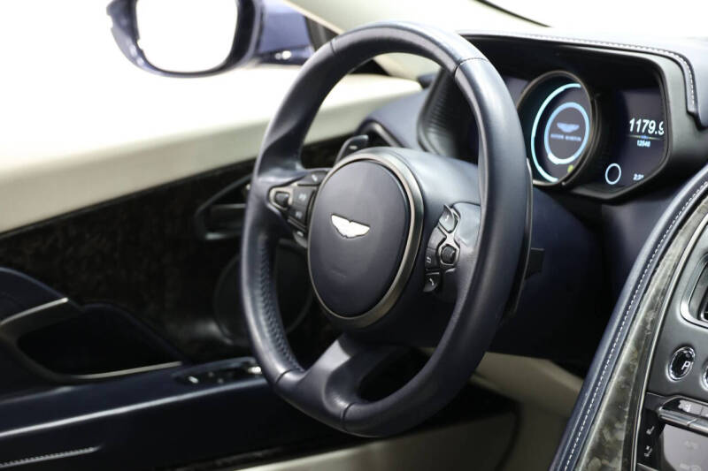 2019 Aston Martin DB11 V8