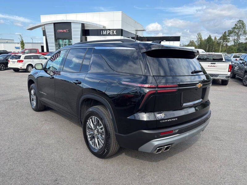 2025 Chevrolet Traverse LT