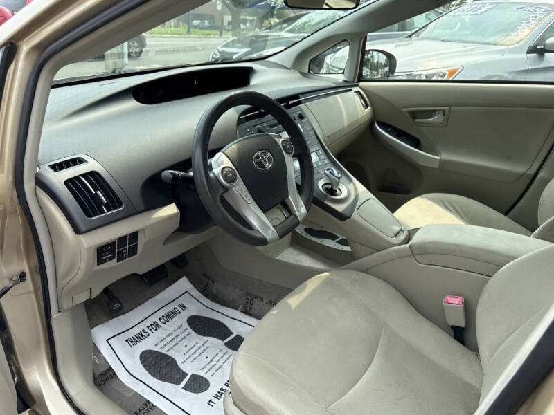 2010 Toyota Prius III