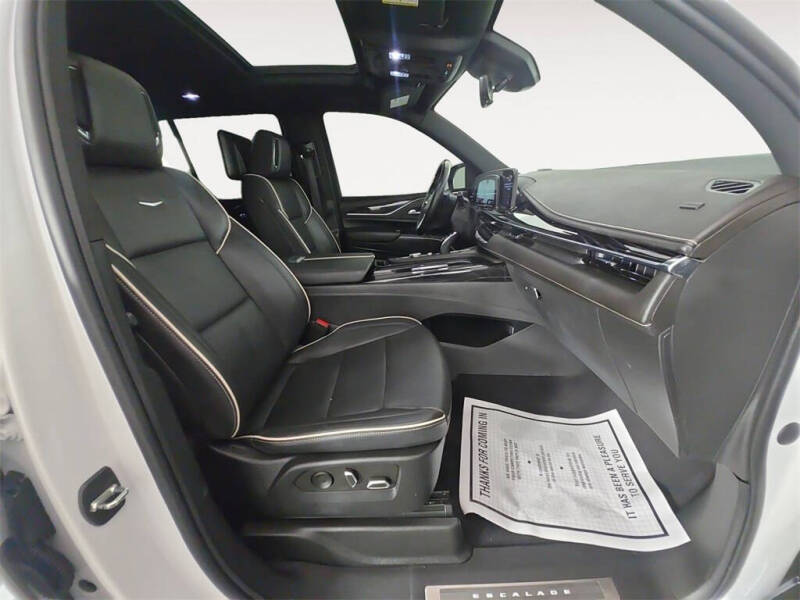 2023 Cadillac Escalade Sport