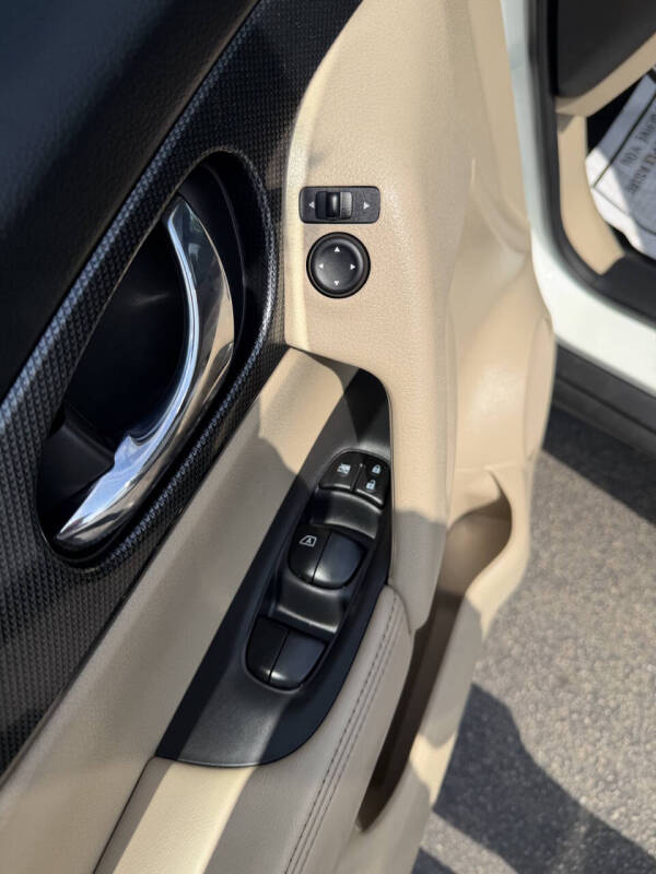 2016 Nissan Rogue SL