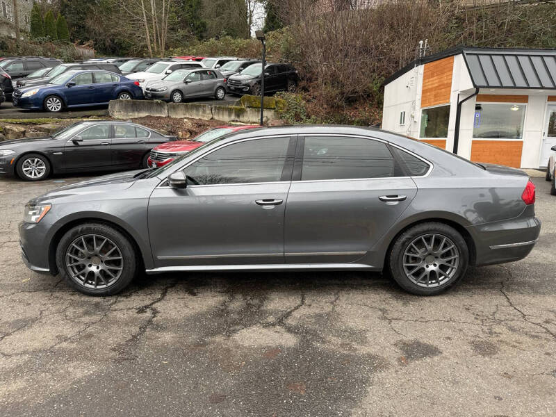 2016 Volkswagen Passat SE photo 2