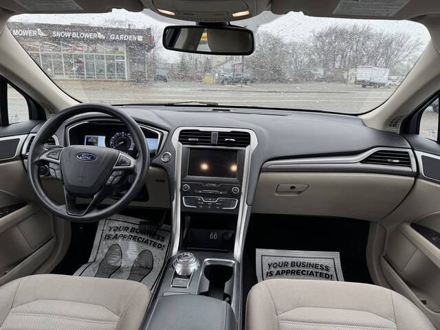 2019 Ford Fusion null photo 10