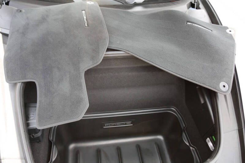 2025 Porsche 911 Carrera