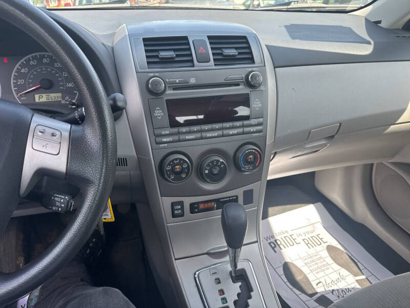 2011 Toyota Corolla LE