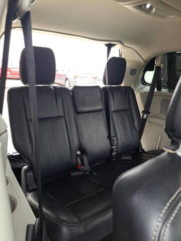 2013 Chrysler Town and Country Touring