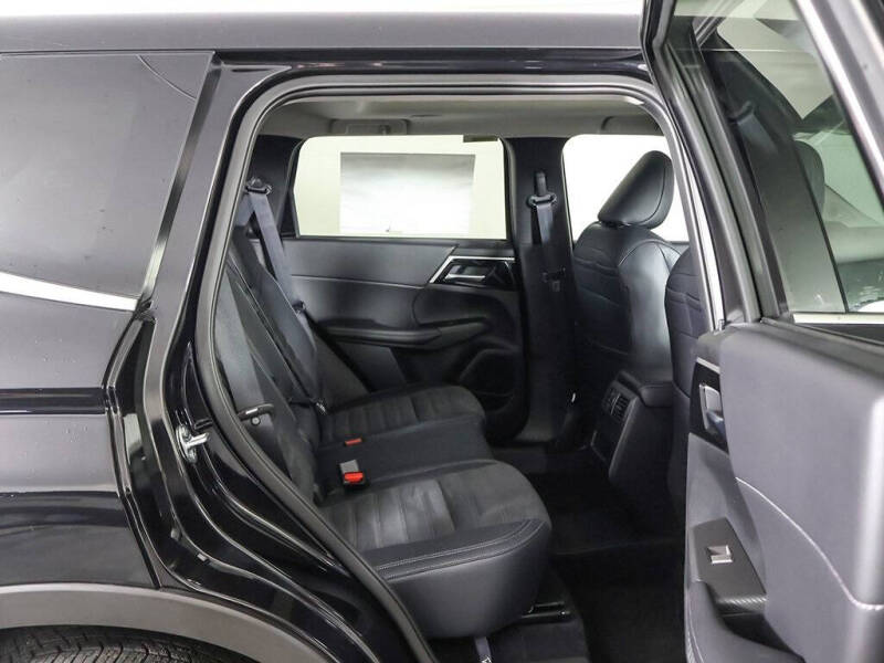 2025 Mitsubishi Outlander PHEV SE