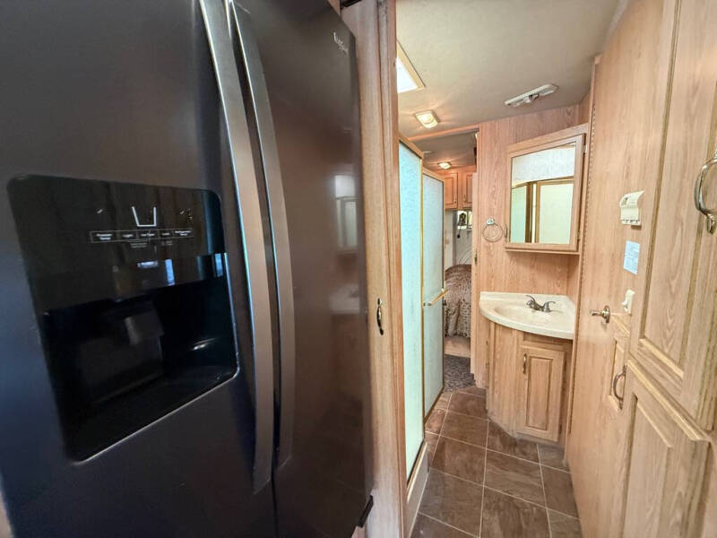 2005 Freightliner XCS Chassis