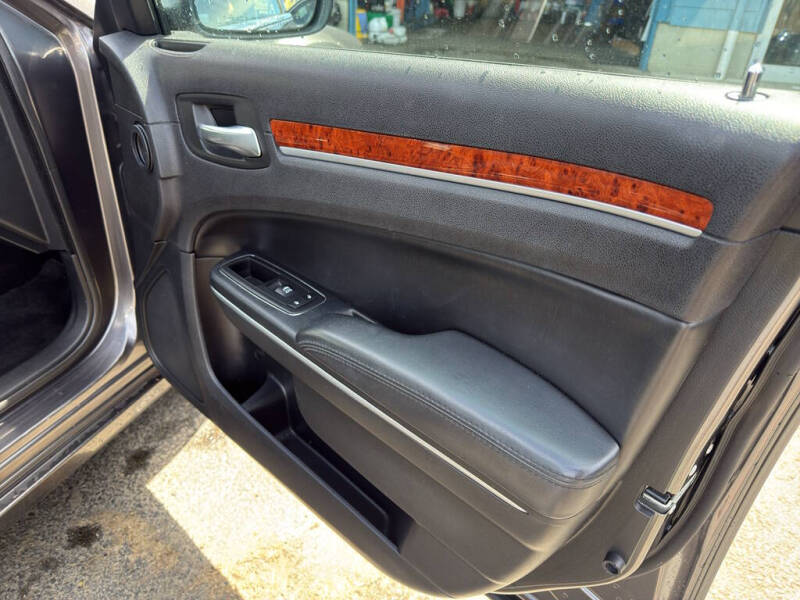 2014 Chrysler 300