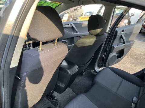 2010 Mazda MAZDA3 i Sport