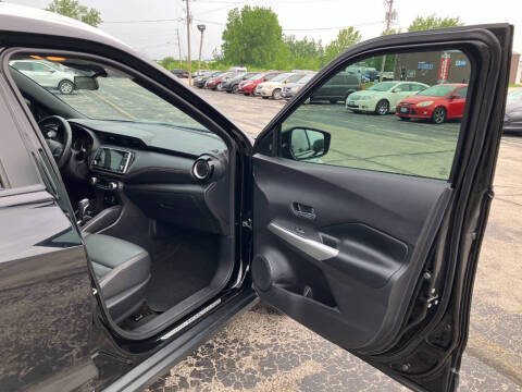 2020 Nissan Kicks SR