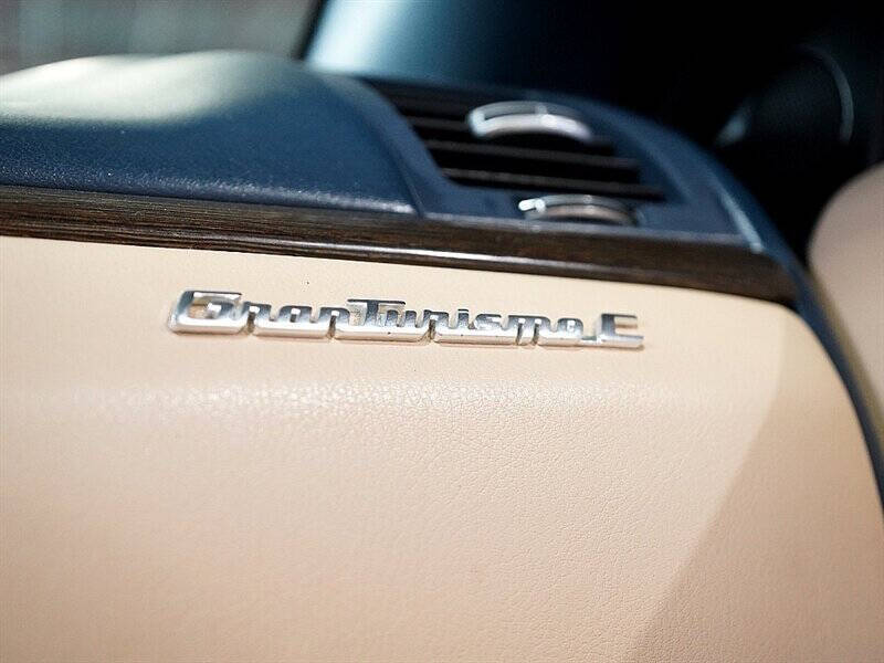 2014 Maserati GranTurismo 38