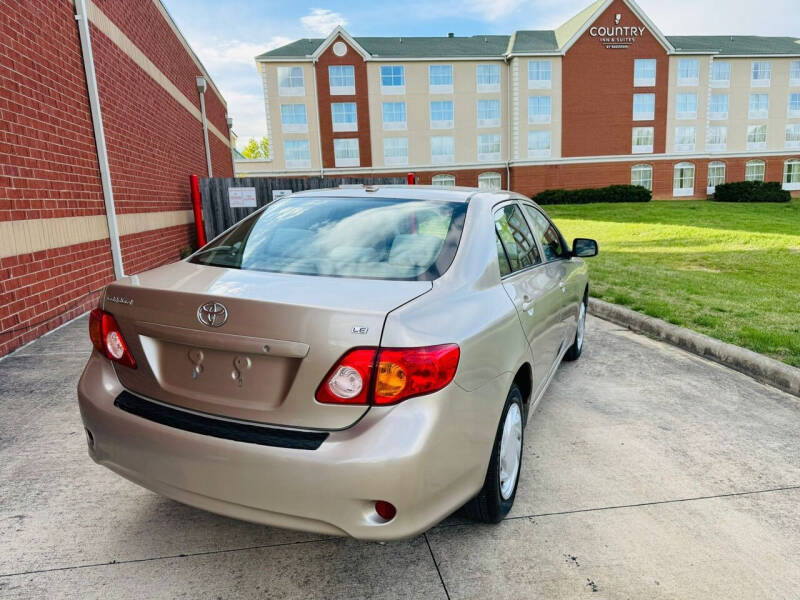 2010 Toyota Corolla LE photo 6