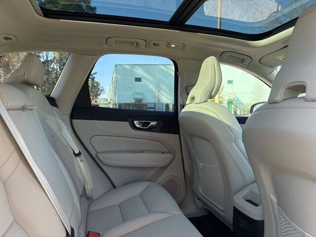 2025 Volvo XC60 T8 Plus Dark Theme