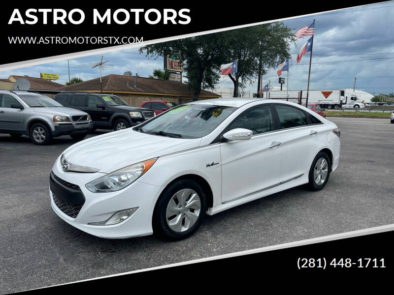 2013 Hyundai Sonata Hybrid for sale at ASTRO MOTORS in Houston TX