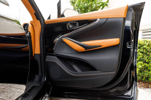 2025 Aston Martin DBX 707