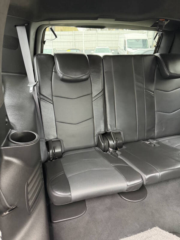 2017 Cadillac Escalade Platinum