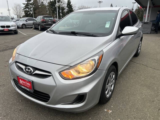 2012 Hyundai Accent GLS photo 1