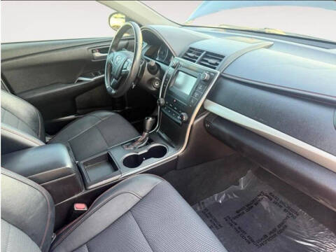 2017 Toyota Camry SE