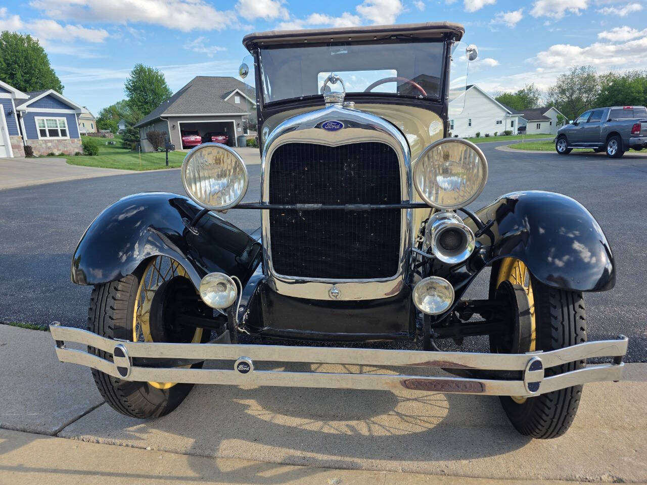 1928 Ford Roadster 92
