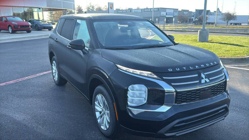 2025 Mitsubishi Outlander ES