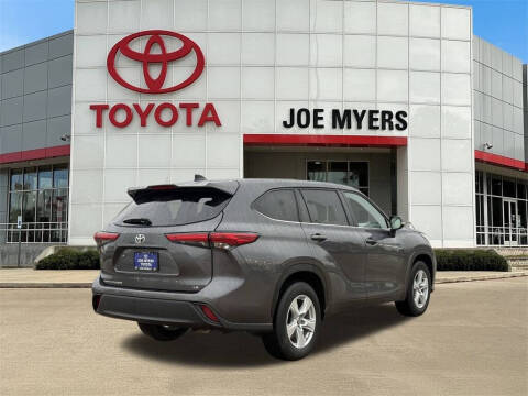 2023 Toyota Highlander LE