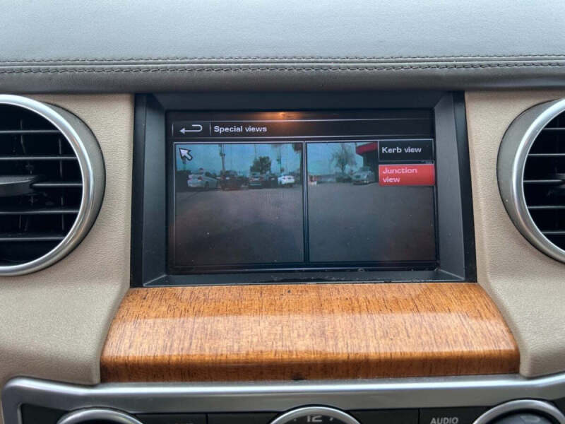 2016 Land Rover LR4 HSE LUX