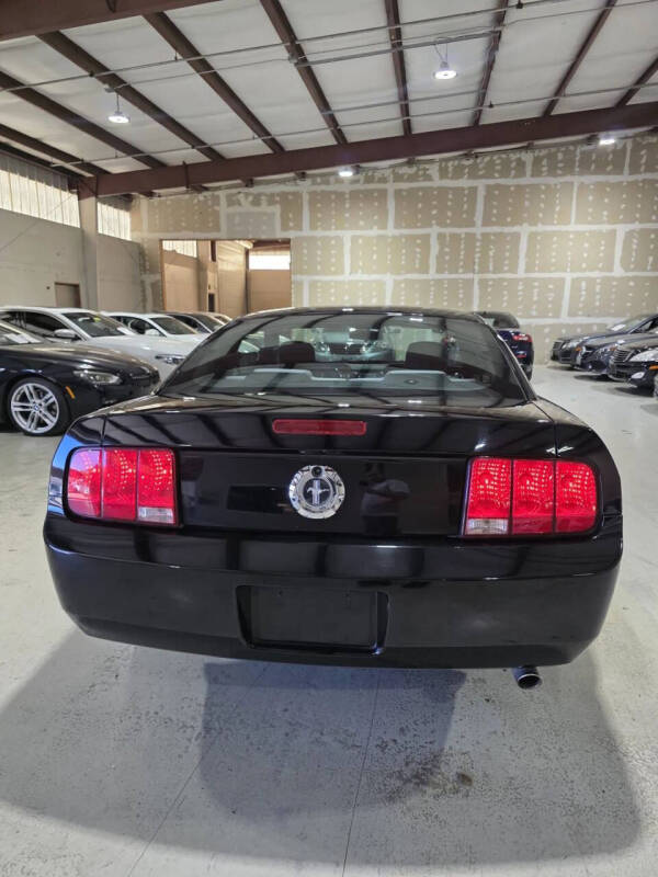 2007 Ford Mustang V6 Deluxe