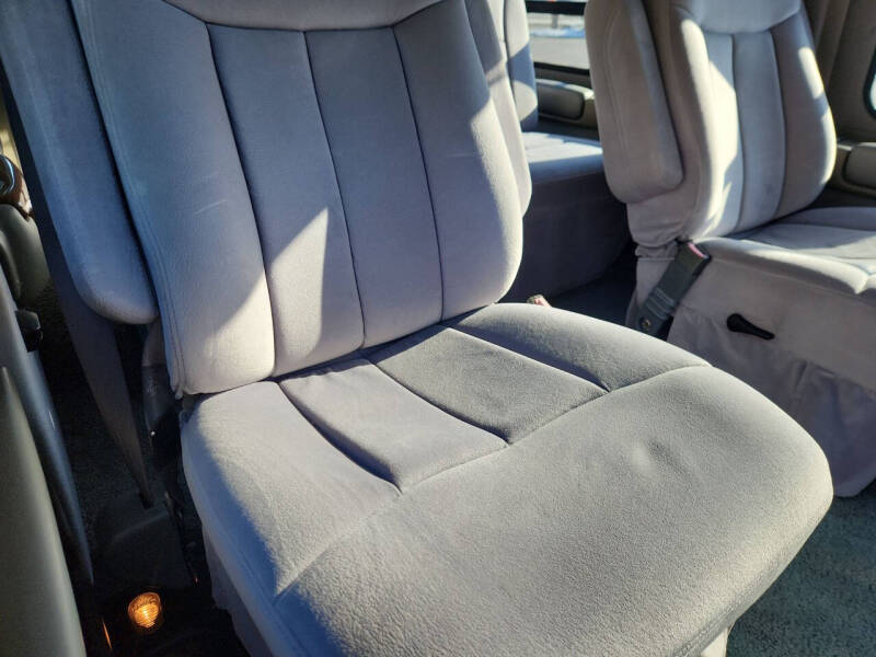 2002 Ford E-Series E-150