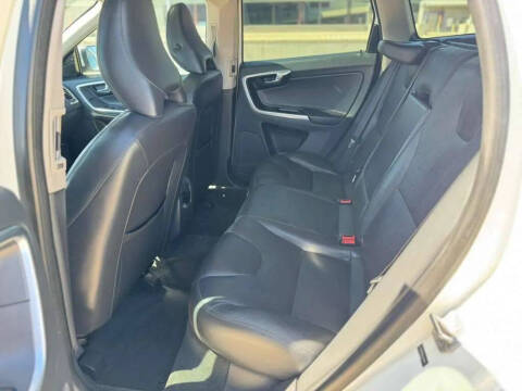 2015 Volvo XC60 T5 Drive-E Platinum