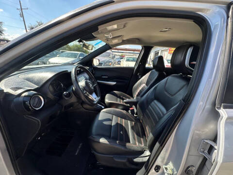 2020 Nissan Kicks SR