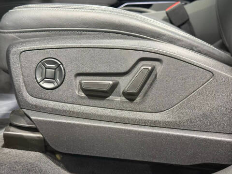 2019 Audi e-tron quattro Premium Plus