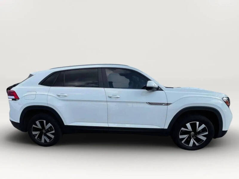 2020 Volkswagen Atlas Cross Sport SE 4Motion