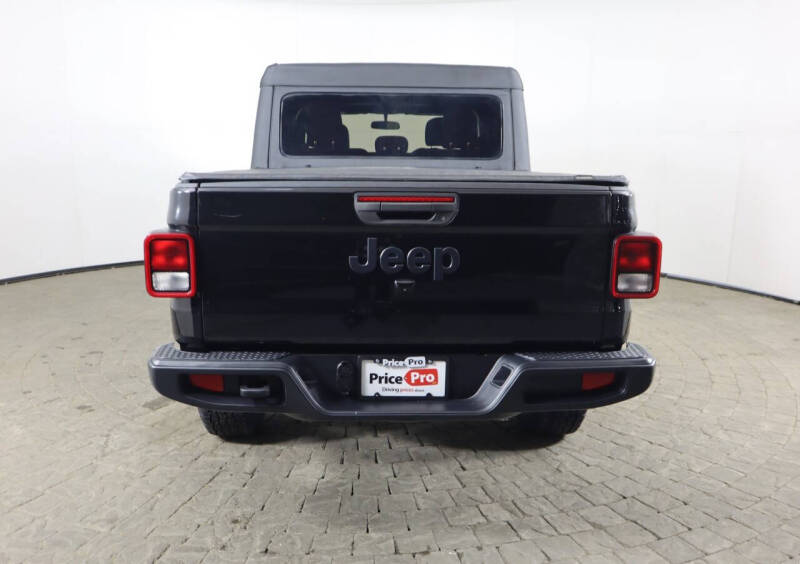 2021 Jeep Gladiator Willys