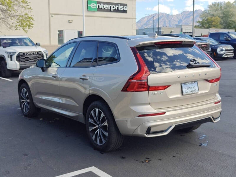 2025 Volvo XC60 B5 Plus Dark Theme