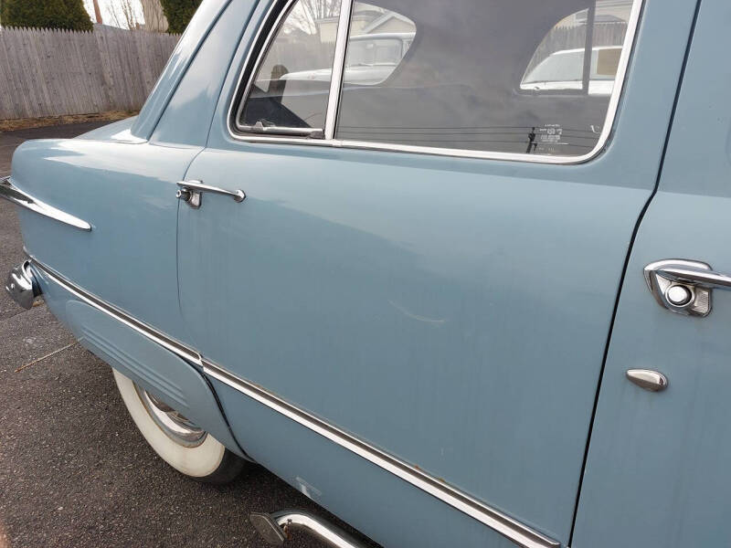 1951 Ford Deluxe