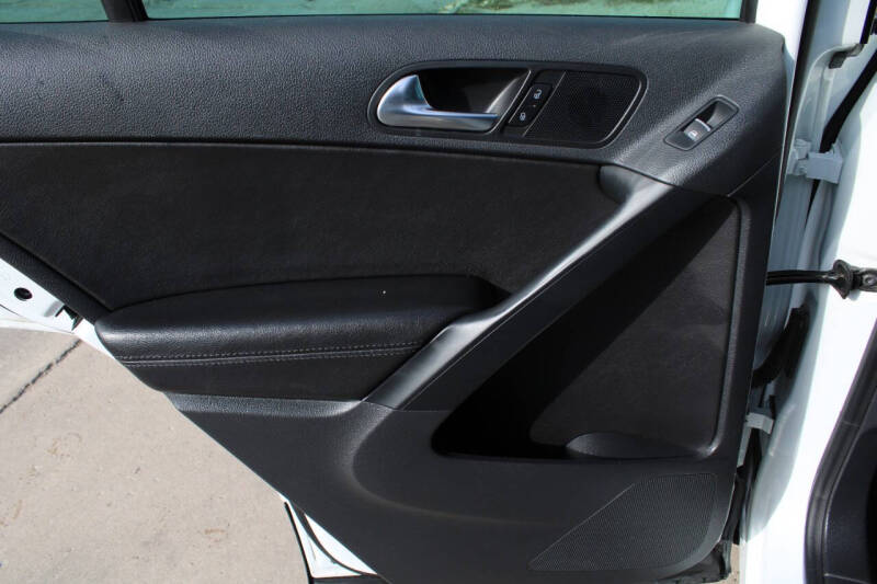 2017 Volkswagen Tiguan 2.0T Wolfsburg Edition 4Motion