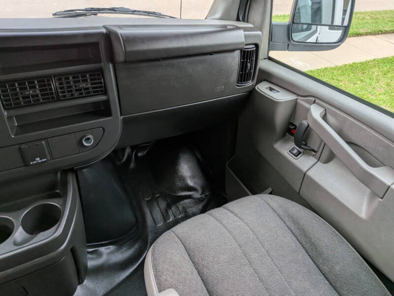 2024 GMC Savana 2500