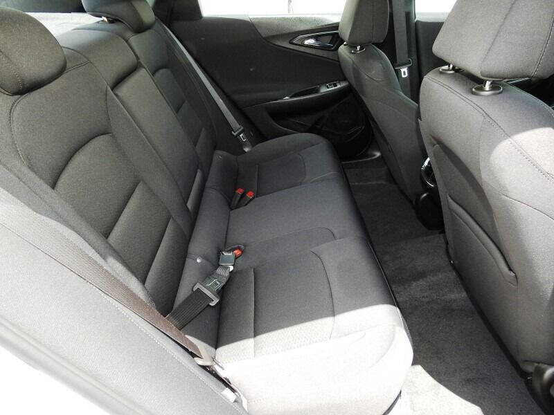 2022 Chevrolet Malibu Sedan - $21,900