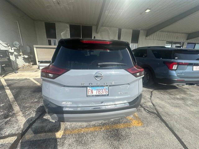 2021 Nissan Rogue SL