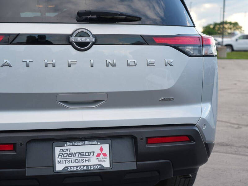 2024 Nissan Pathfinder S