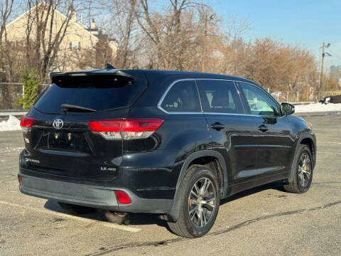 2018 Toyota Highlander LE