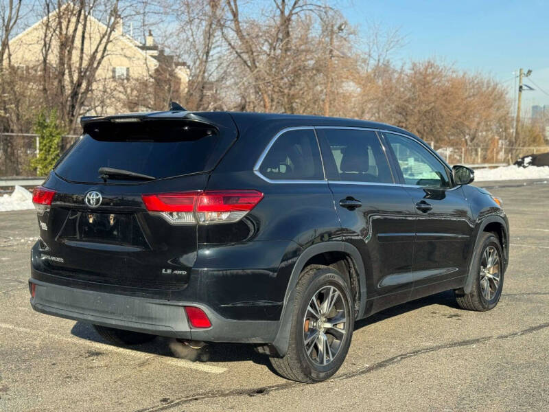 2018 Toyota Highlander LE