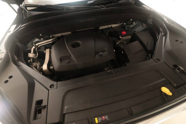 2022 Volvo XC90 T5 Momentum