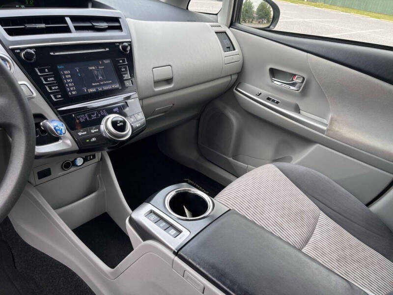 2016 Toyota Prius v Two