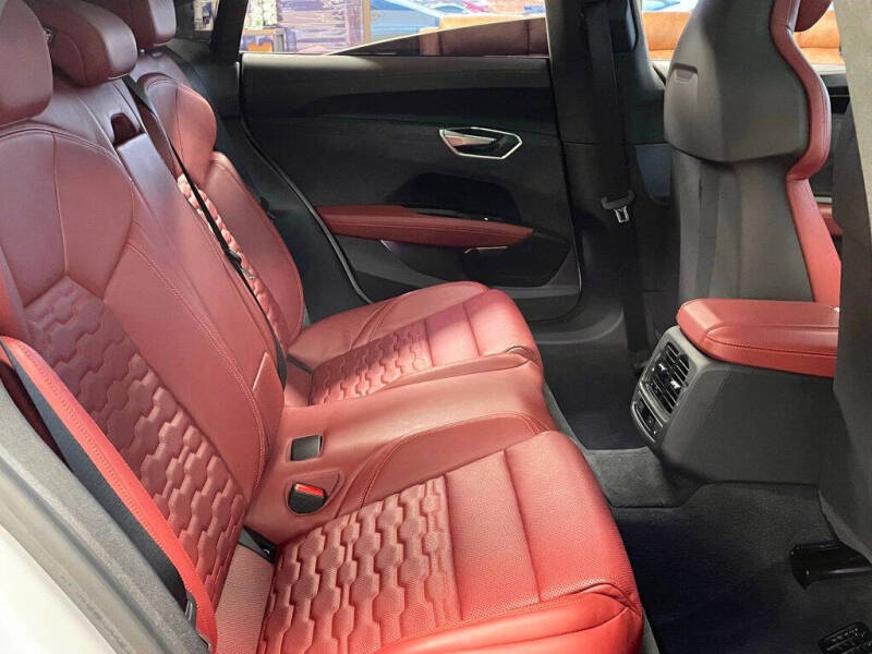 2024 Audi RS e-tron GT quattro