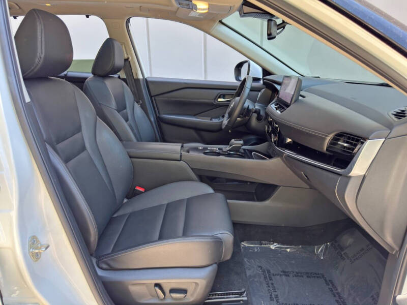 2024 Nissan Rogue SL