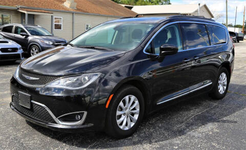 2017 Chrysler Pacifica for sale at Johnny's Auto in Indianapolis IN